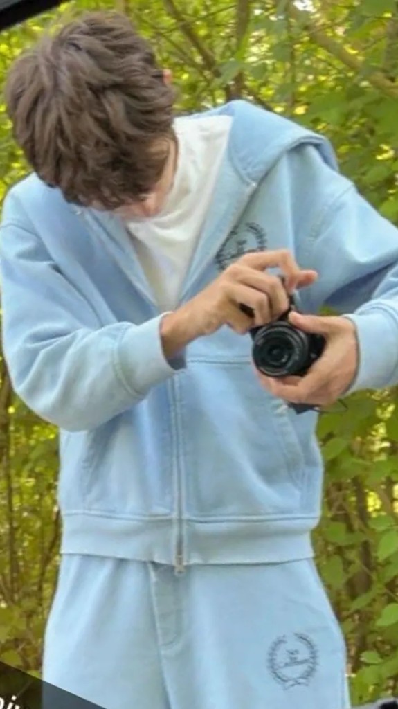 Amaury Charrier avec son appareil photo